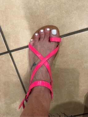 Jessica Simpson Neon Pink Patent Cross Strap Sandals
